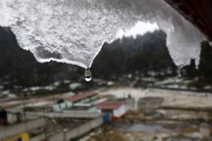 Prevén caída de aguanieve en montañas de Puebla por aire frío