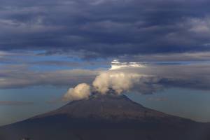 Popocatépetl amanece con exhalación; suma 46 y seis explosiones