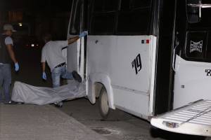FOTOS: Un muerto y una herida por asalto en Ruta 19 de Puebla