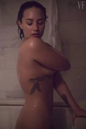 FOTOS/VIDEO: Demi Lovato, al desnudo para la revista Vanity Fair