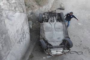 Cayó vehículo del puente del Chamizal, en la XXV Zona Militar Puebla