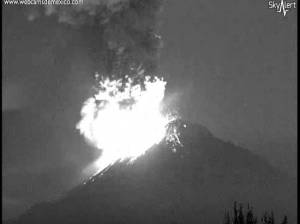 VIDEO: Así fue la explosión del Popocatépetl este 18 de abril