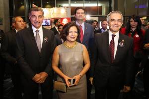 Tony Gali recibe premio por transparencia en el Ayuntamiento de Puebla