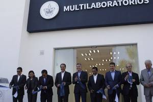Tony Gali inaugura multilaboratorios y multialuas en la BUAP
