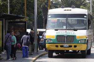 Transportistas de Puebla piden a candidatos 2 pesos de aumento al pasaje