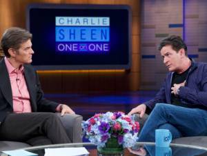 Charlie Sheen apuesta por tratamiento médico alternativo en México para VIH