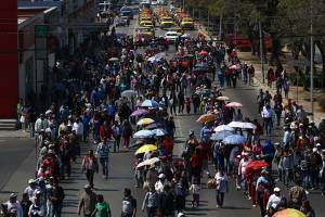 Antorcha Campesina cierra vialidades de Puebla por intento de desalojo