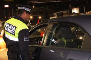 Alcoholímetro en Puebla remitió 35 vehículos al corralón