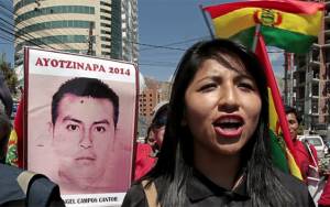 Hija de Evo Morales encabeza marcha por Ayotzinapa en Bolivia