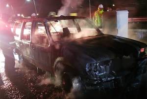 VIDEO: Arde camioneta en la autopista Puebla-Orizaba