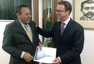 Banck acude a cabildeo de presupuesto 2017 en San Lázaro