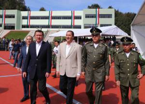 RMV y Osorio Chong inauguran sede militar en Xicotepec; destacan coordinación