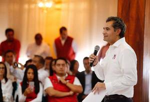 Superar derrota, pide Ochoa Reza a priístas de Puebla