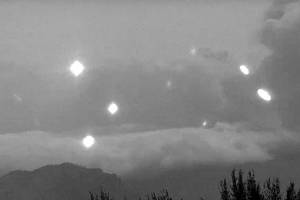 VIDEO: Lluvia de luces sobre el Popocatépetl sorprende en redes