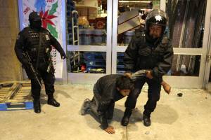 Van 83 detenidos por saqueos a 38 comercios de Puebla