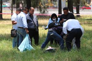 FOTOS: Hallan a hombre asesinado a puñaladas en el puente de La María