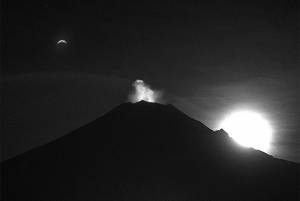 FOTOS: El Sol, la Luna y el Popocatépetl regalan espectáculo visual