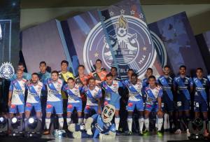 VIDEO y FOTOS: Club Puebla estrenó uniformes y presentó planilla para el A2017