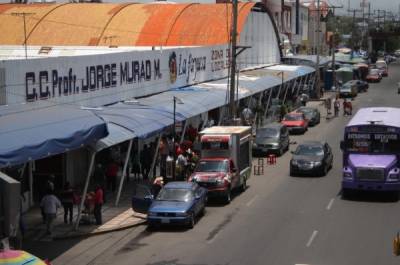 Denuncian extorsión del crimen organizado en mercados de Puebla