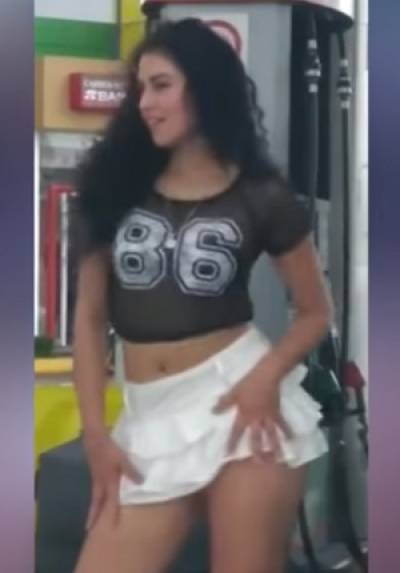 VIDEO: Edecan en gasolinera de Sonora cautivó las redes sociales