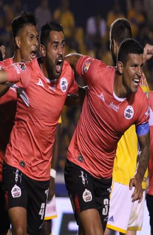 Lobos BUAP empató 2-2 ante Tigres y suma cinco partidos sin perder