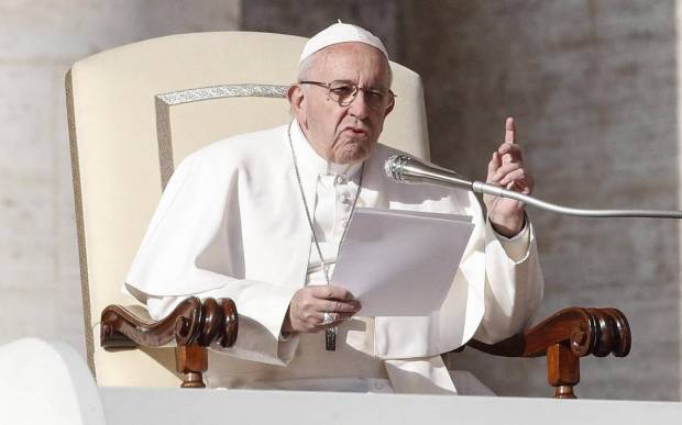 Papa Francisco critica el “bullicio del consumismo” en navidad