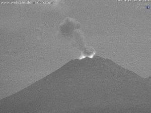 Cae ceniza en Puebla y Cholula por exhalaciones del Popocatépetl