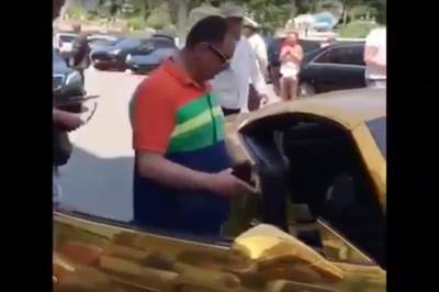 VIDEO: ¿Hijo de Romero Deschamps se pasea en lujoso Ferrari por Mónaco?