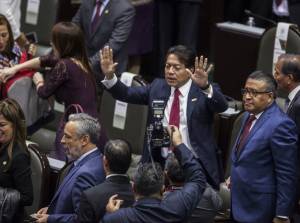 Diputados federales de Morena desisten de bajarse el sueldo