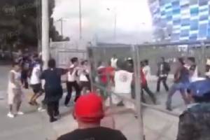 Porras del Club Puebla y Lobos BUAP se liaron a golpes afuera del Cuauhtémoc