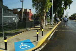 Banck y vecinos de El Fresno supervisan modernización de calle principal