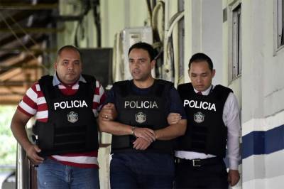 Periodista que Borge encarceló en QRoo le lleva comida a Panamá