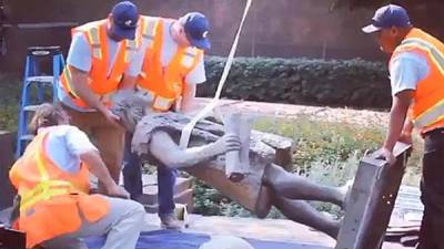 Los Ángeles retira estatua de  Cristóbal Colón