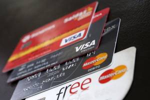 Manejar más de dos tarjetas de crédito, riesgo financiero