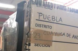 Morena presume anomalías en resguardo de casillas en bodega de Puebla