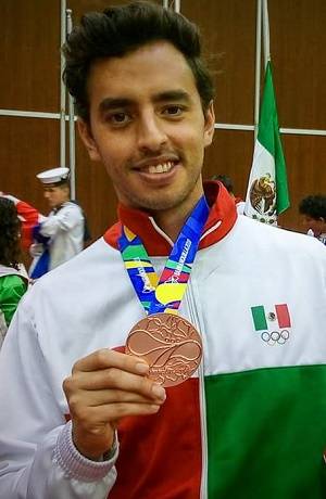 Marcos Madrid, tenismesista poblano, ganó plata en los JCC