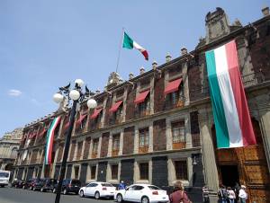 Mudanza de la SEP traería mil 300 burócratas a Puebla