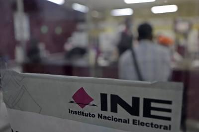 Trabajadores del INE en Puebla inician juicios legales contra Plan B