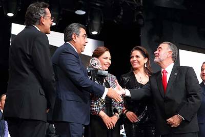 Céspedes Peregrina refrenda trabajo conjunto con empresarios para fortalecer a Puebla