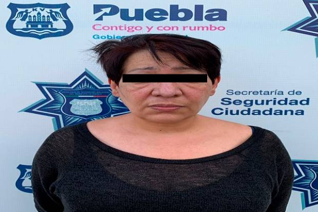 Atrapan en Puebla a mujer que lideraba banda de asaltantes de negocio