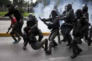Ahora estalla Colombia, declaran toque de queda ante protestas