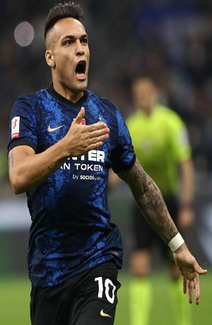 Inter derrota 3-0 al Milán y avanza a la final de la Copa de Italia