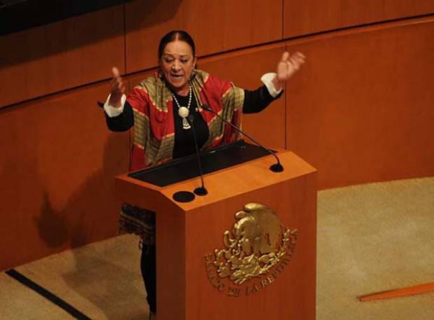 Sátrapas, cínicos y sinvergüenzas, llama senadora de Morena a sus compañeros