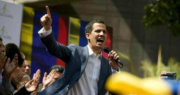 Venezuela: Guaidó se proclama presidente interino; Maduro corre a diplomáticos de EU