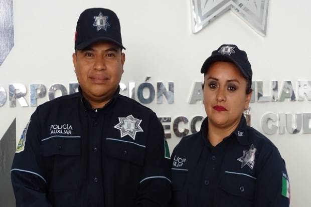 Policías auxiliares recuperaron y regresaron 6 mil pesos a cuentahabiente en Puebla