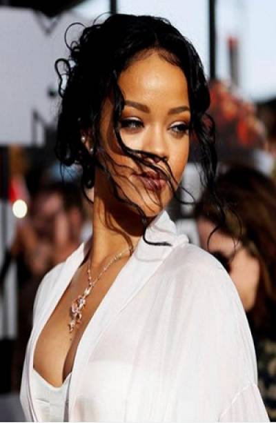 Rihanna regresa a la música para el soundtrack de &quot;Wakanda Forever&quot;
