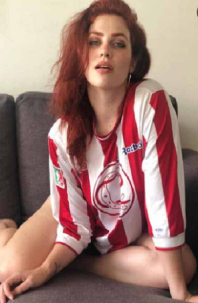 Barbora Petrova, la fan checa de las Chivas del Guadalajara