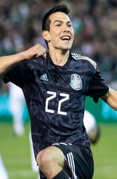 México derrotó 3-1 a Chile en el debut de Martino en el banco nacional