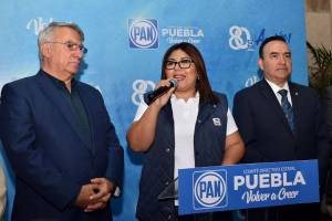 Genoveva Huerta minimiza quejas y afirma que seguirá a la cabeza del CDE
