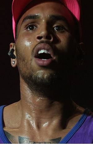 Chris Brown fue detenido en París acusado de abuso sexual